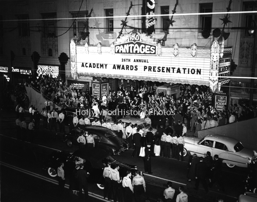 Academy Awards 1954 26th Annual at the Pantages Theatre.jpg